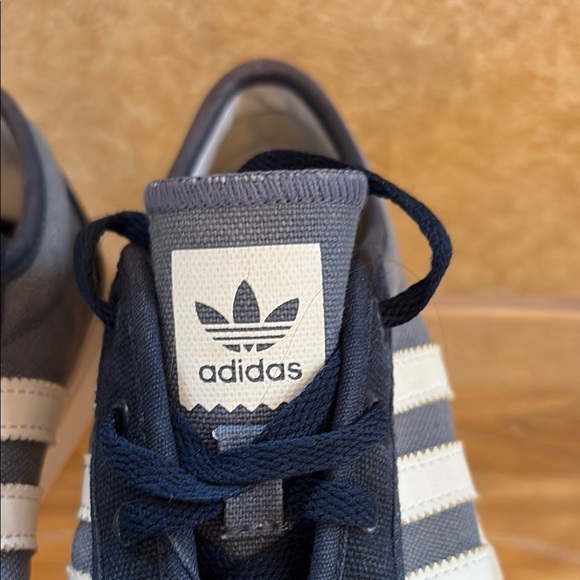 Adidas Adi-ease J Boys Sneakers Style : Ee6125; SZ: 3.5 EUC - Picture 2 of 9